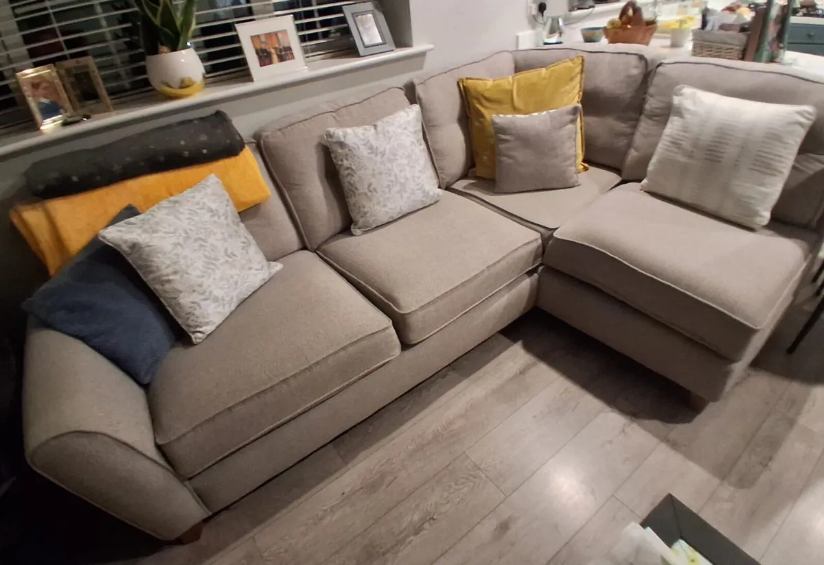 Corner Couch for sale - Image 1