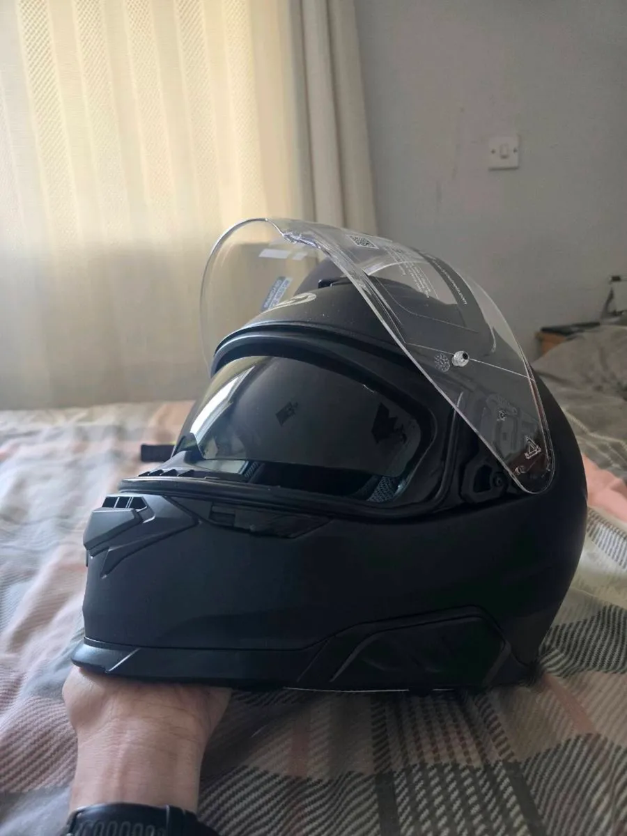 HJC i71 Helmet - Image 2