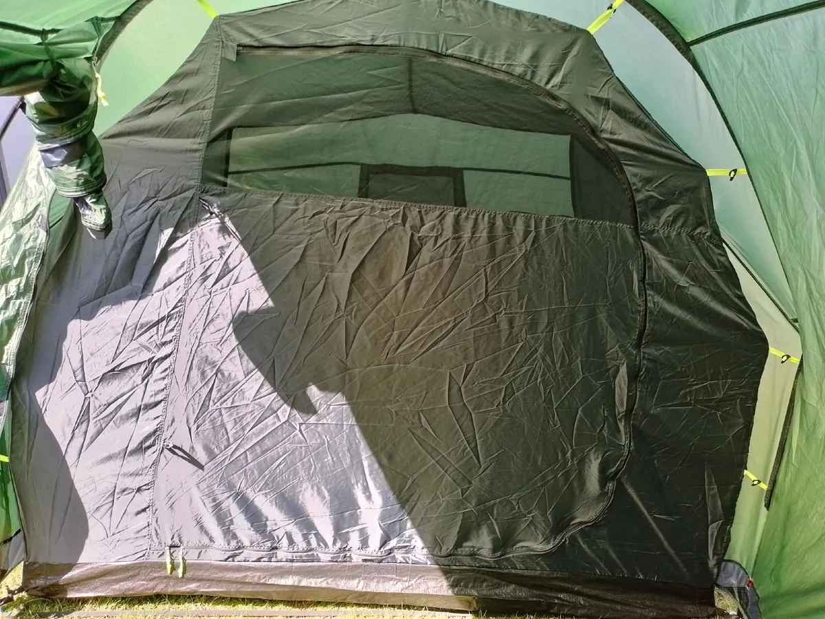 Regatta Kivu 4 Man Vis-a-Vis Tent - Image 3