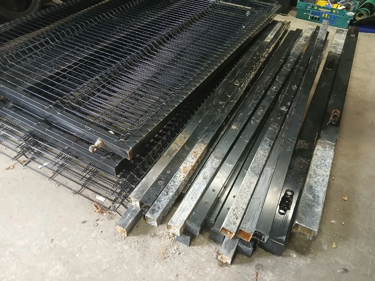 V Mesh Fencing, Double Gates, Ped gate and fixings - Image 2