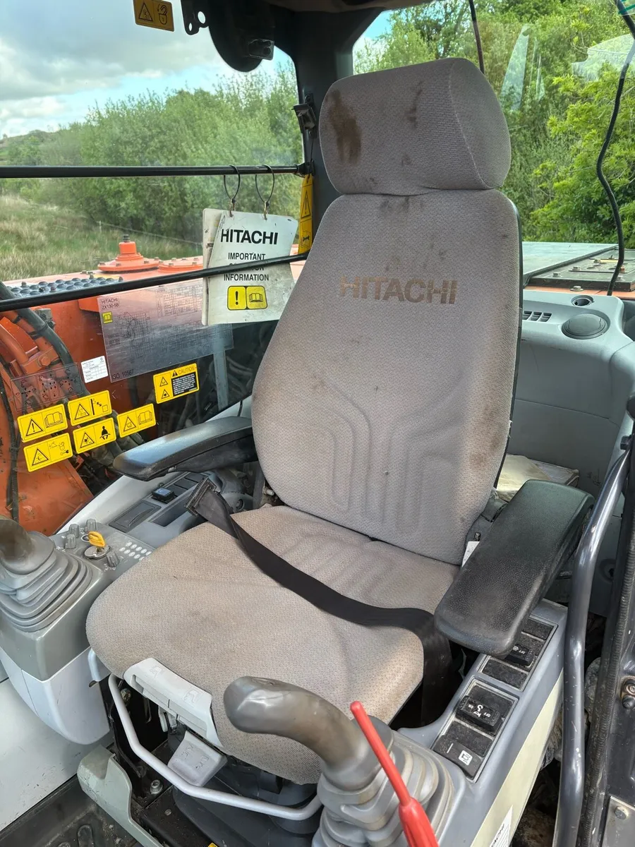 Hitachi 130-5 - Image 4