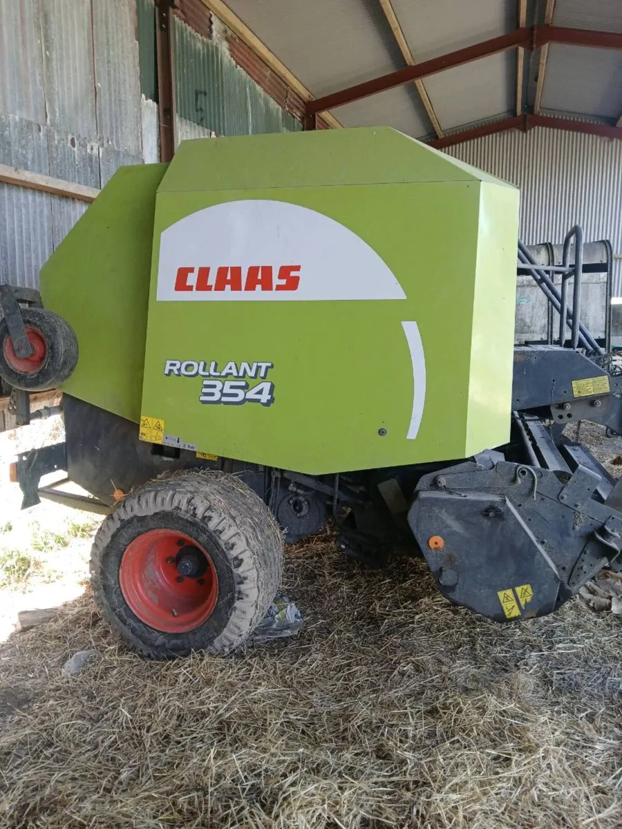 Claas 354 baler - Image 2