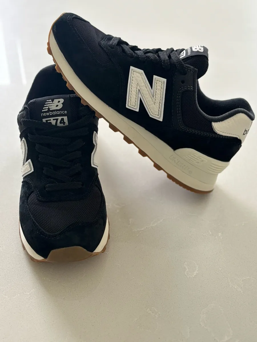 New Balance Trainers size UK 4.5 - Image 2