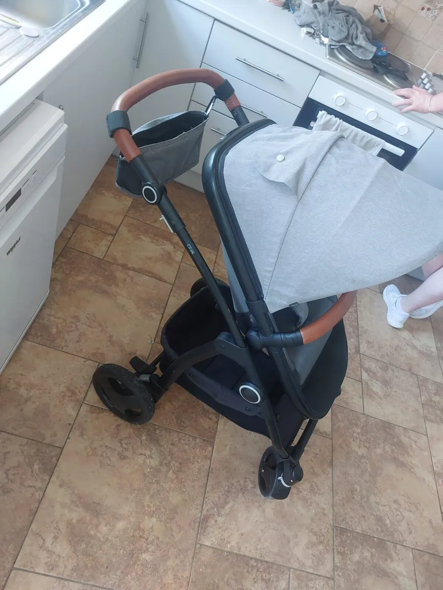 3 in 1 Pram - Image 2