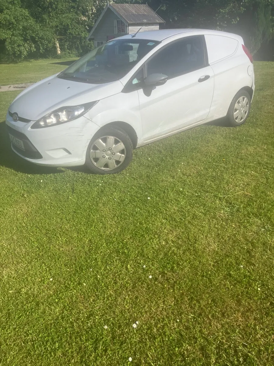 Ford Fiesta Van 2012 - Image 1