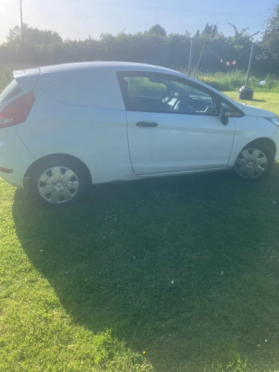 Ford Fiesta Van 2012 - Image 3