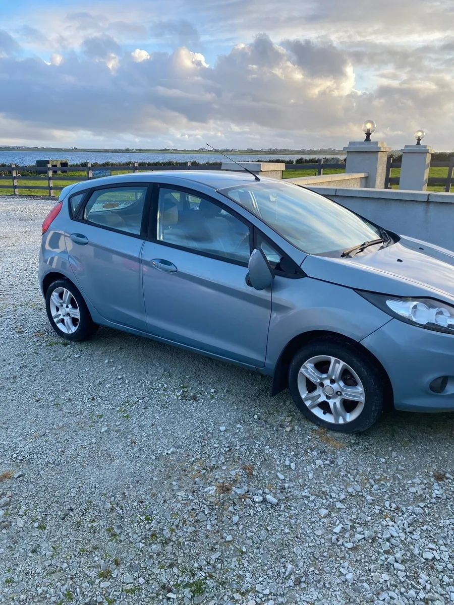 Car - Image 2