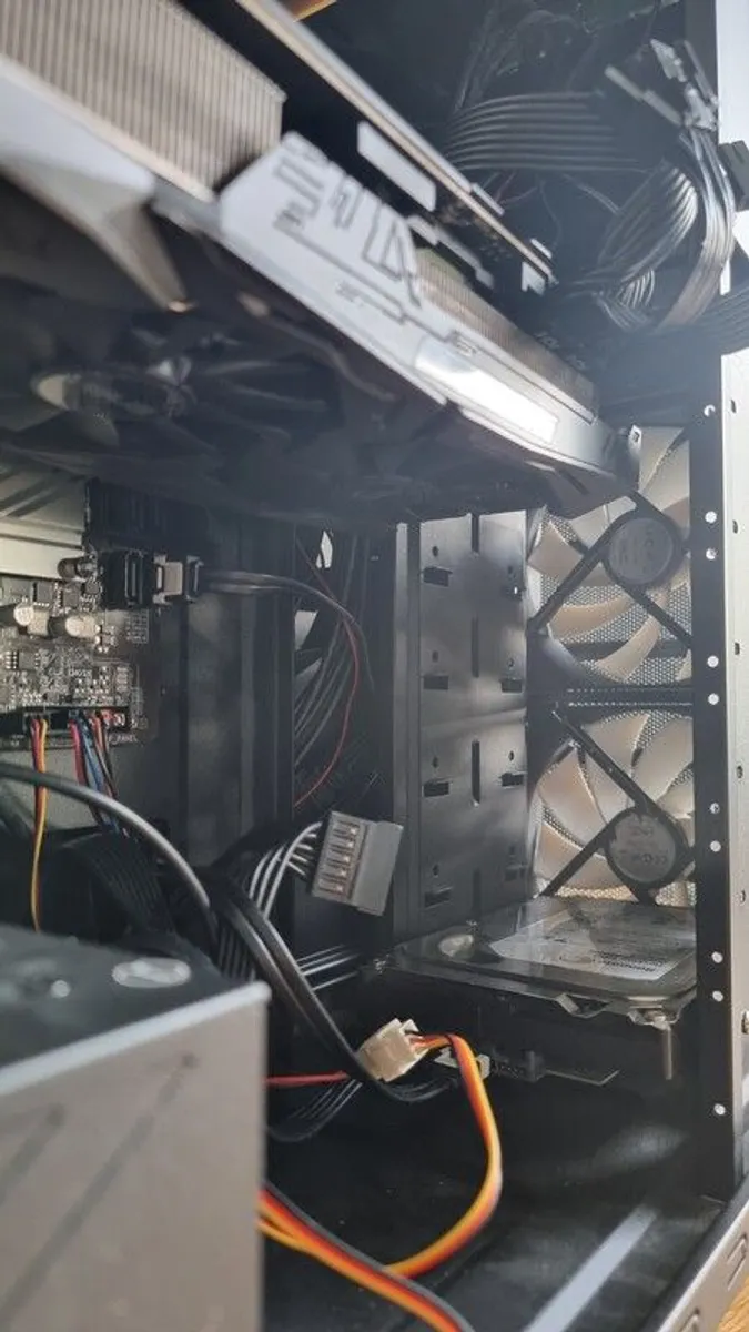 Custom mid-end gaming PC, i7 9700K, GTX 1080 Ti - Image 4
