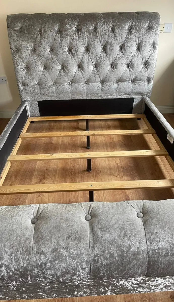 Bed - Image 1