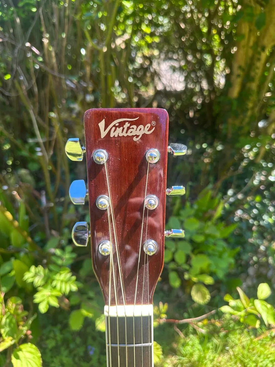 Acoustic guitar - Vintage E400-N - Image 2
