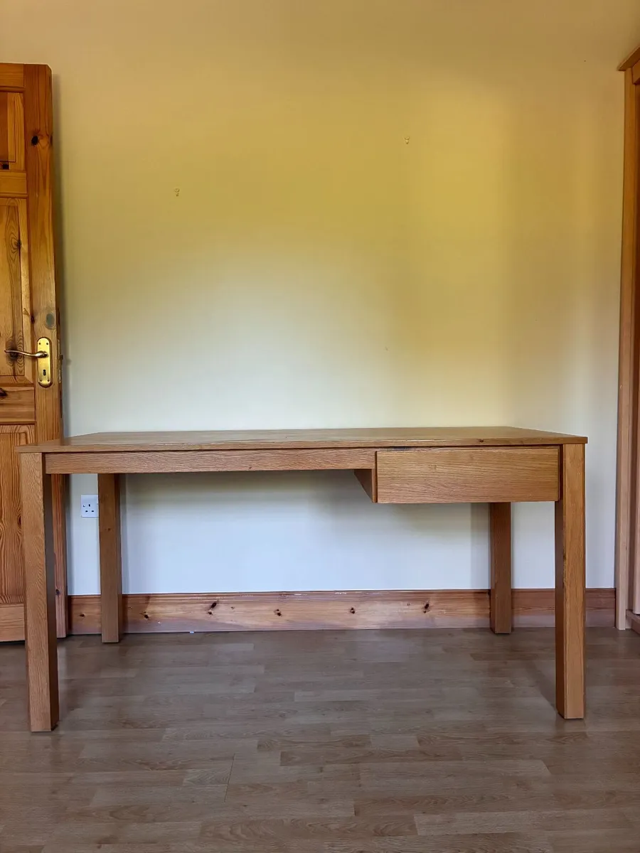 EZ Living Minimalist Oak Desk – Excellent Conditio - Image 1