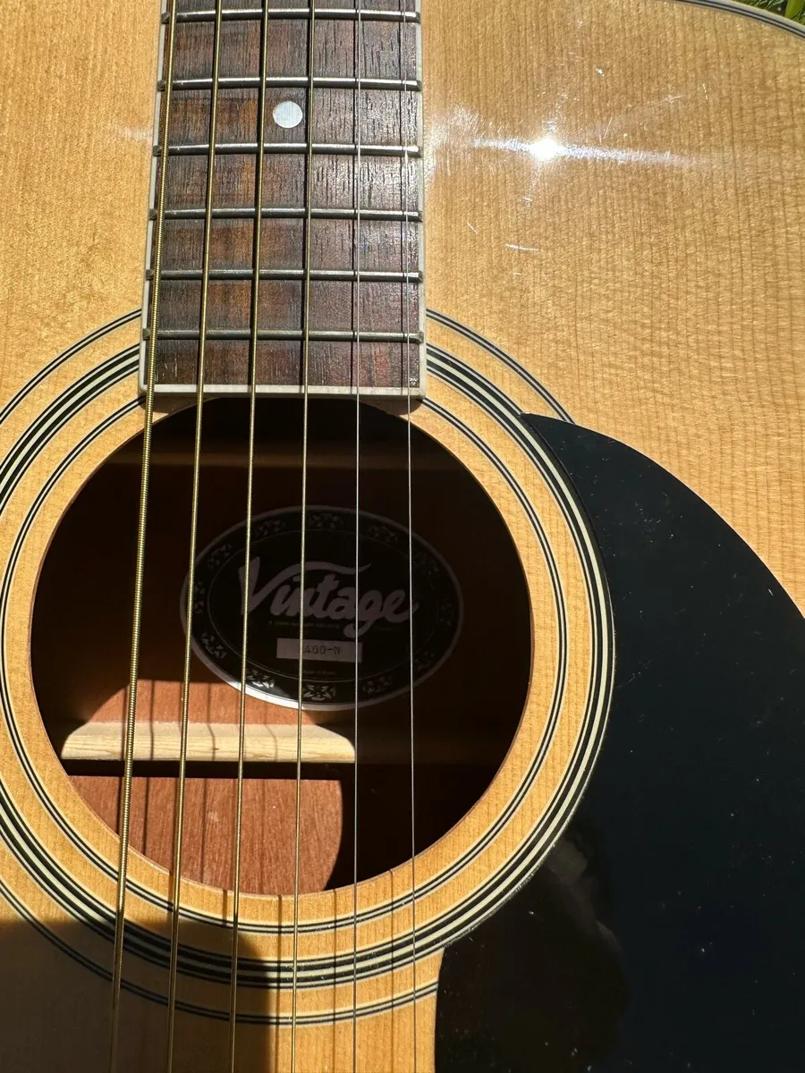 Acoustic guitar - Vintage E400-N - Image 4