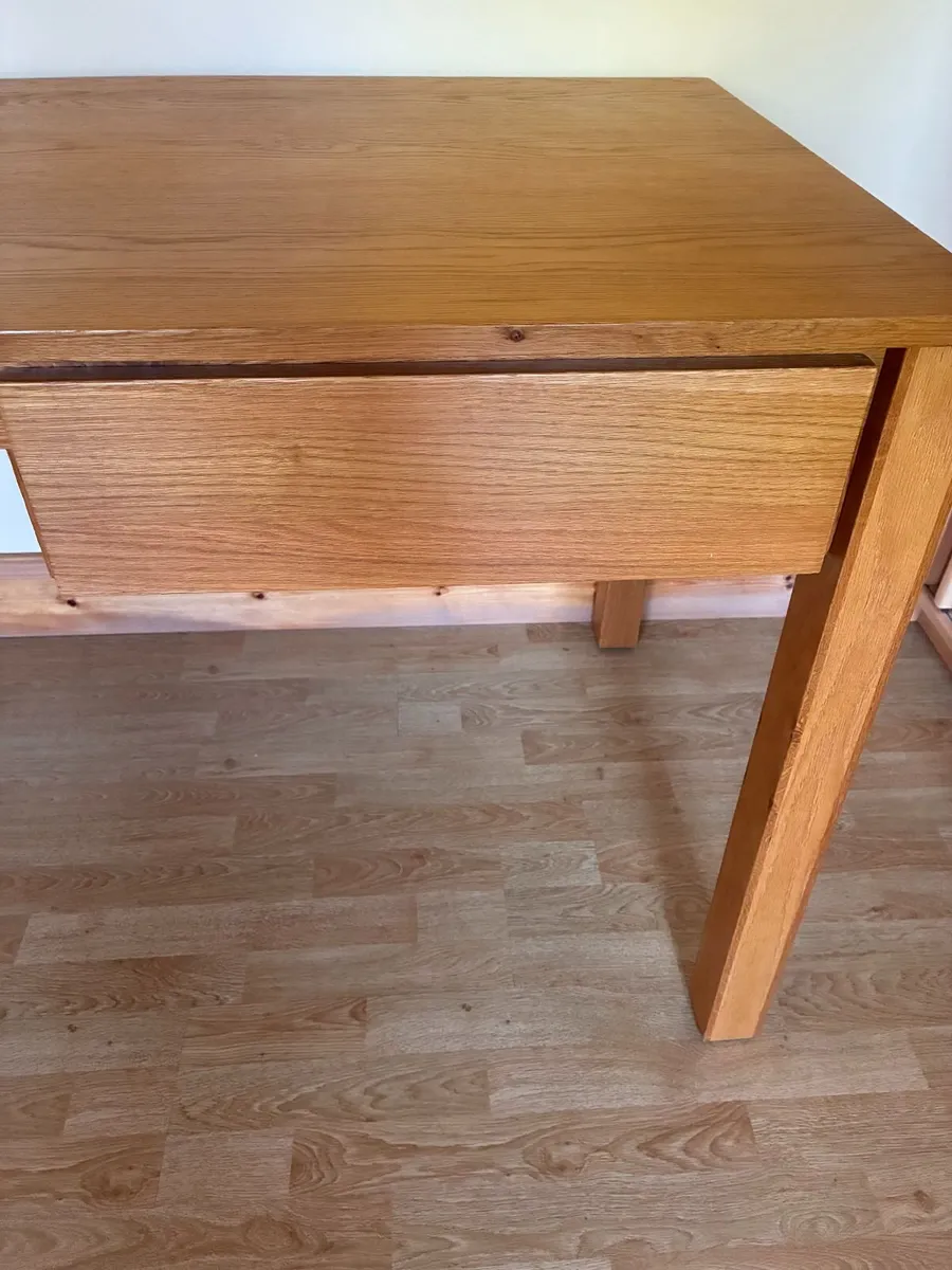 EZ Living Minimalist Oak Desk – Excellent Conditio - Image 4
