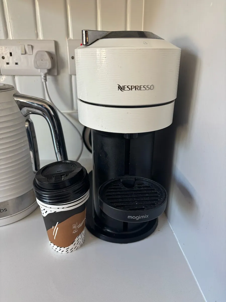Nespresso Virtuo Pop in white - Image 1