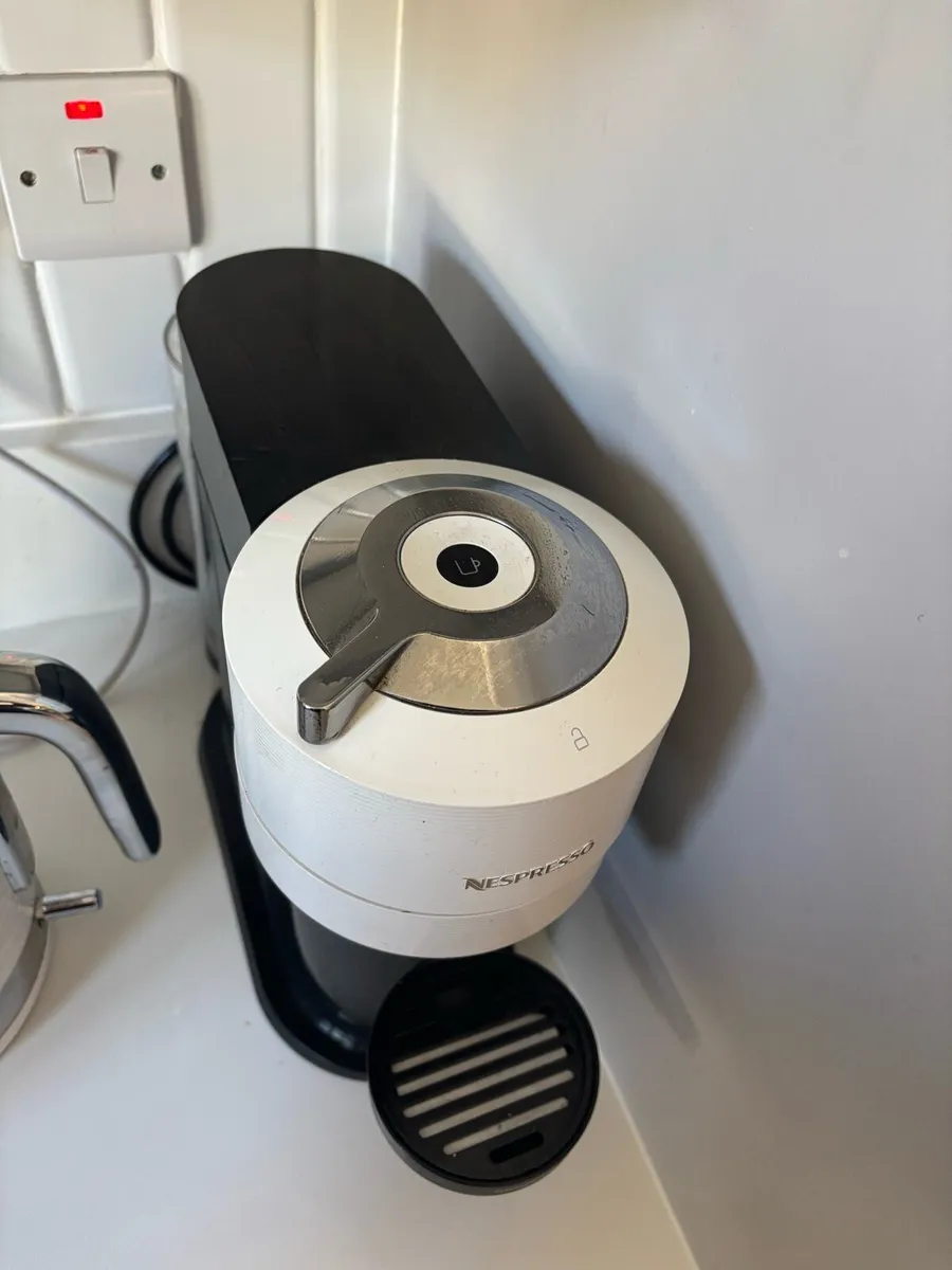 Nespresso Virtuo Pop in white - Image 3