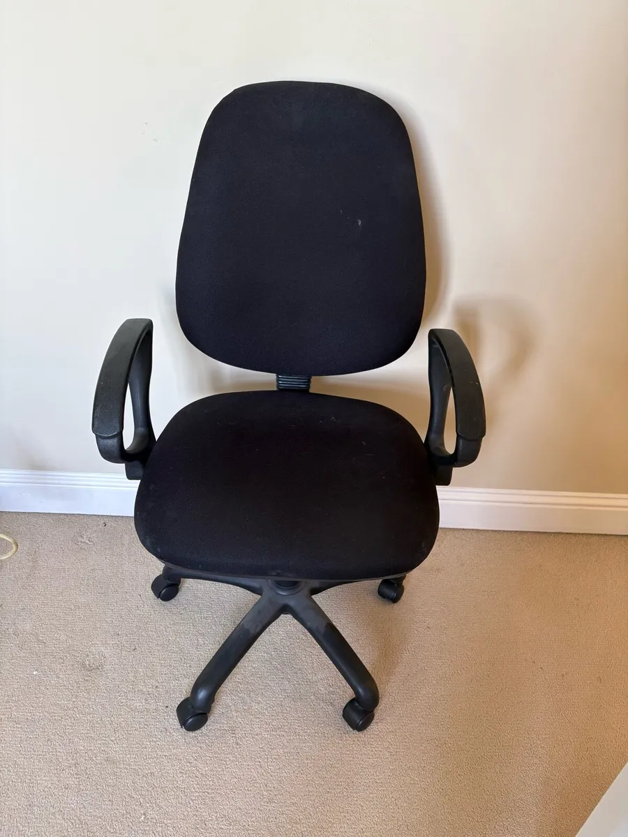 Office chair - Image 1