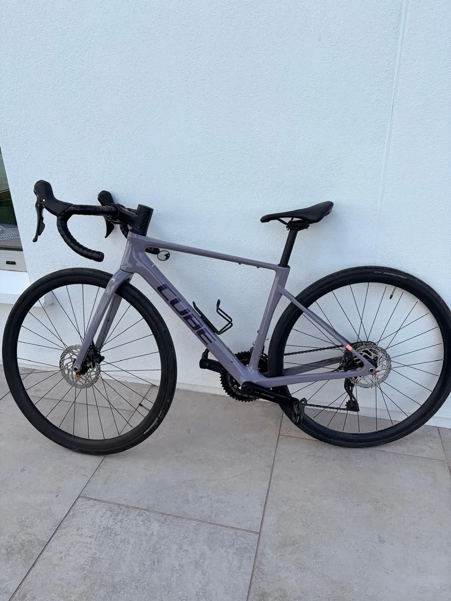 Road bike - Image 1