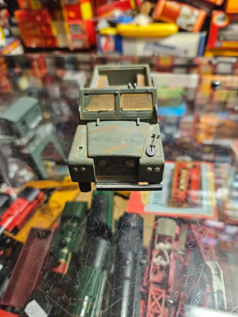 Britain's 1970's Landrover lwb - Image 3