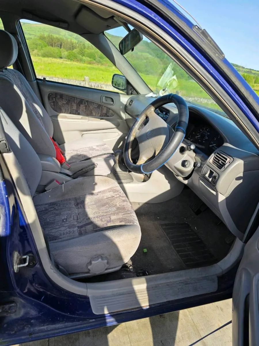 Toyota corolla - Image 3