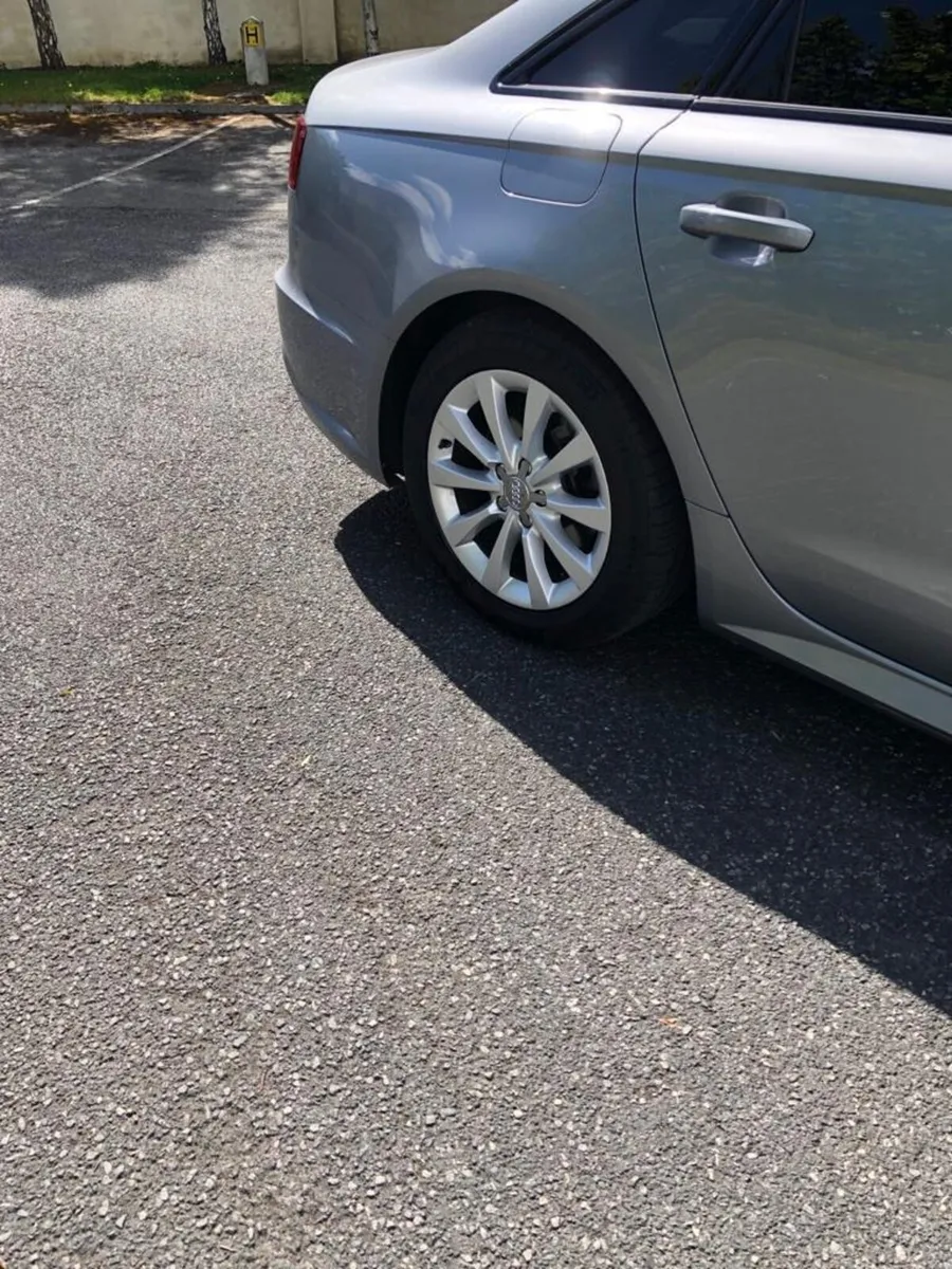 Genuine Audi A6 17” alloys Used great condition - Image 4