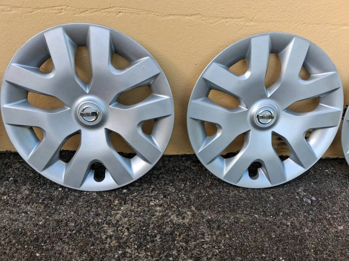 Nissan hubcaps - Image 3