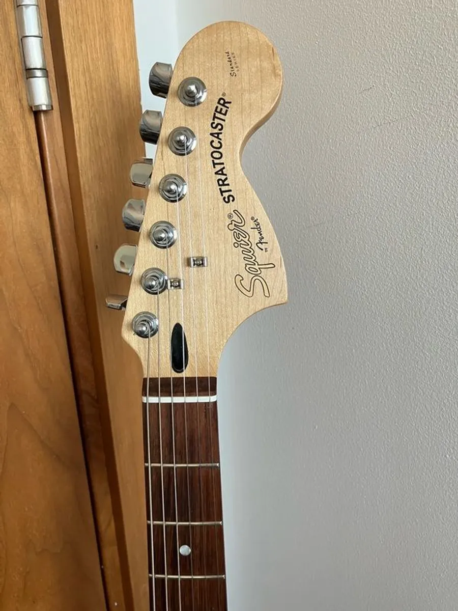 Squier Standard Stratocaster - Image 4