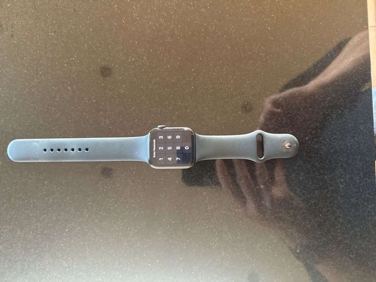 Apple Watch SE GPS 44mm - Image 3