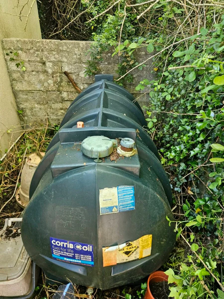 1000ltr oil tank free to take away