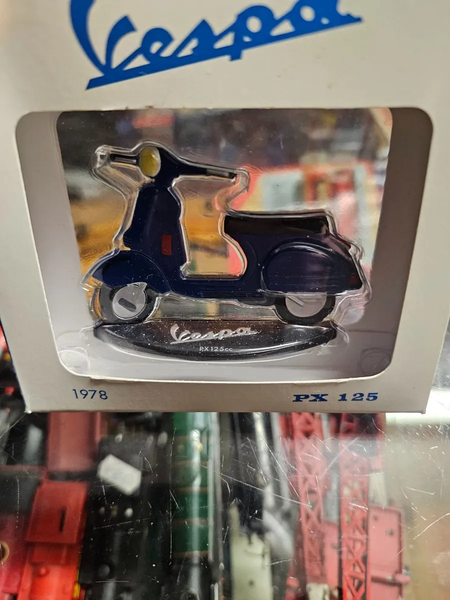Corgi Vespa Scooter - Image 2