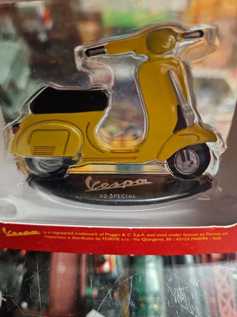 Corgi Vespa Scooter - Image 2