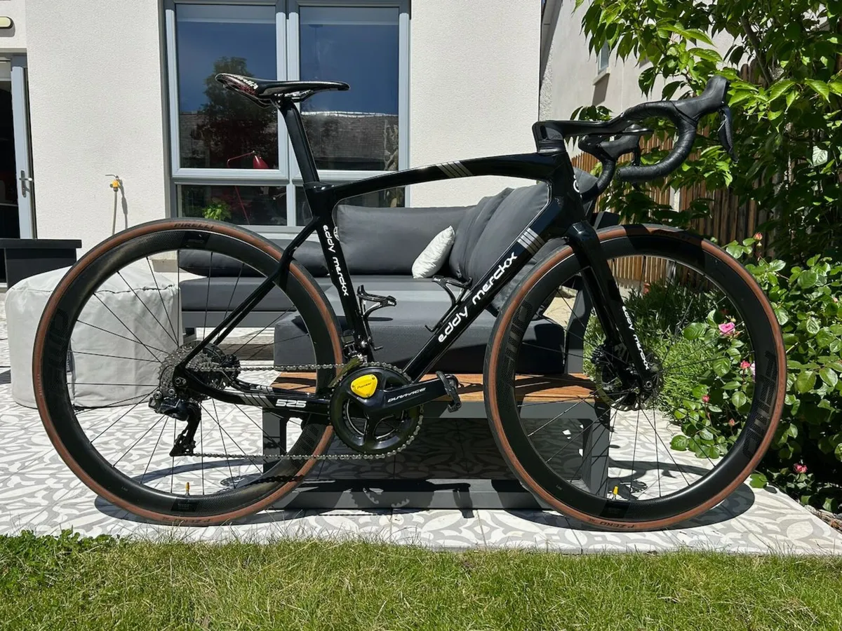 Merckx 525 Road Bike w.  Dura Ace Di2 for sale - Image 1