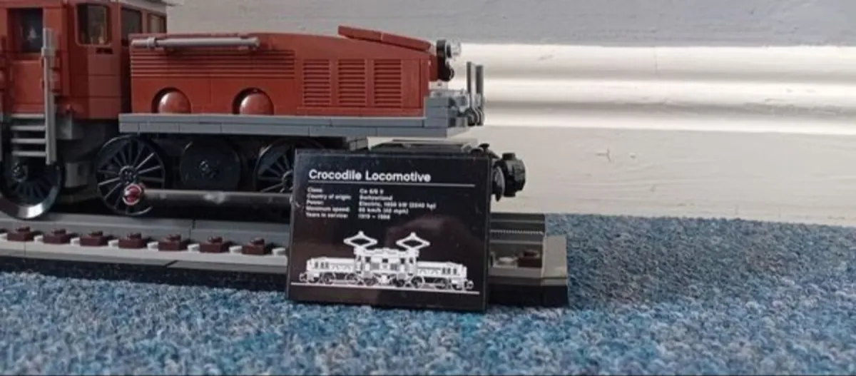 Lego Crocodile Locomotive 10277 - Image 4