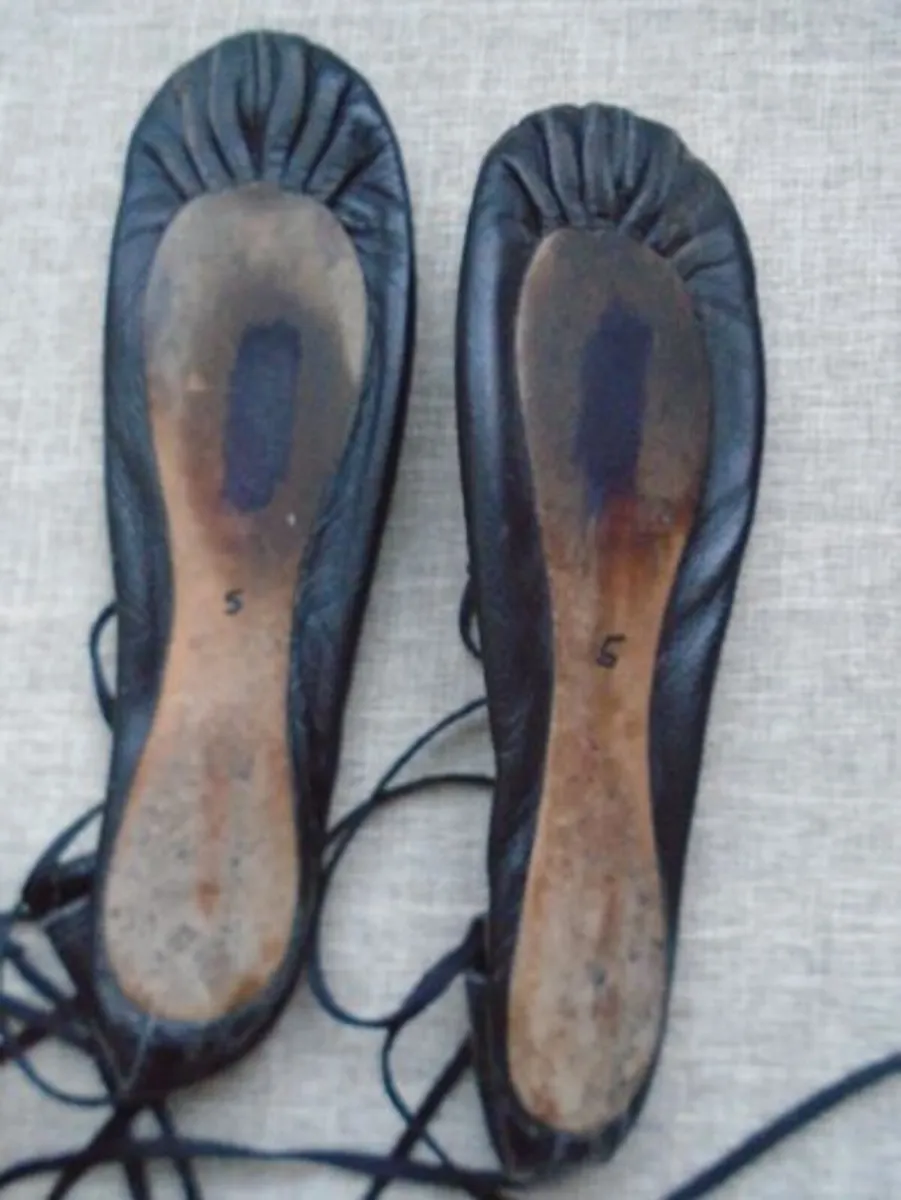 Irish dancing shoes, Size 5, Soft shoes, - Image 2