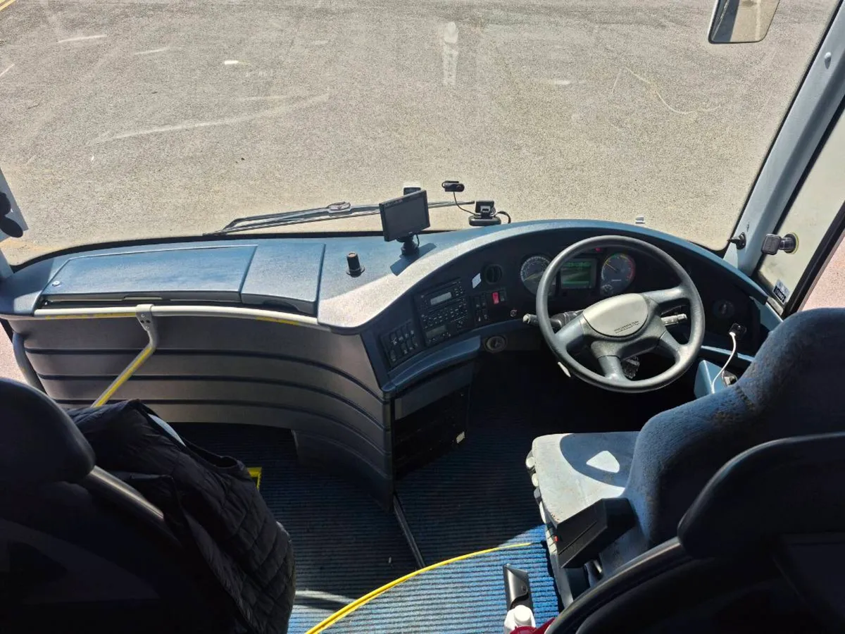 2011 neoplan p20 - Image 3