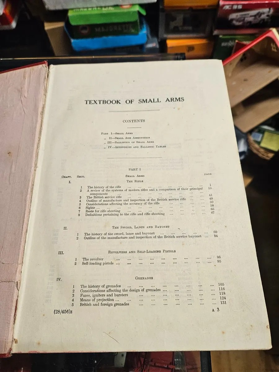 Book Small Arms 1929 British Army - Image 2