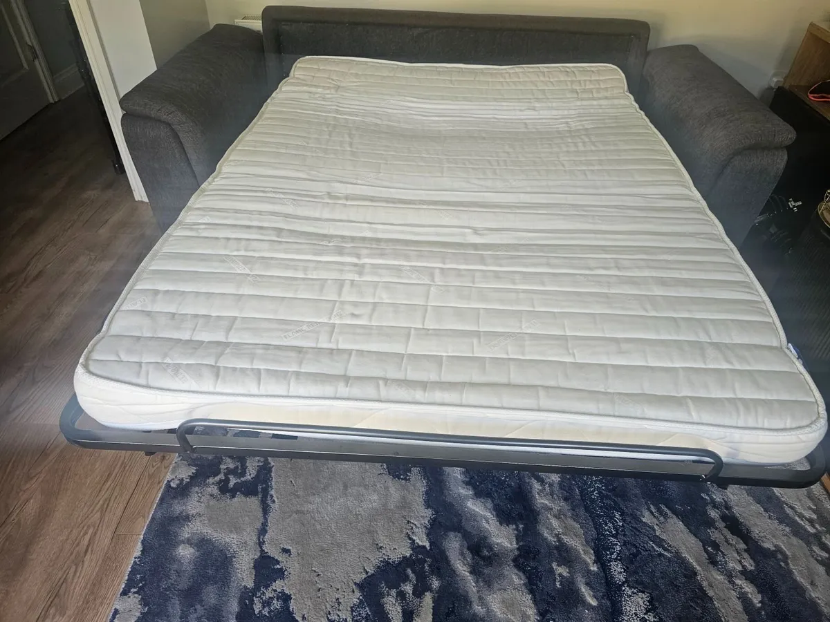 Immaculate 3 seater sofa bed - EUR 650 bargain!! - Image 2