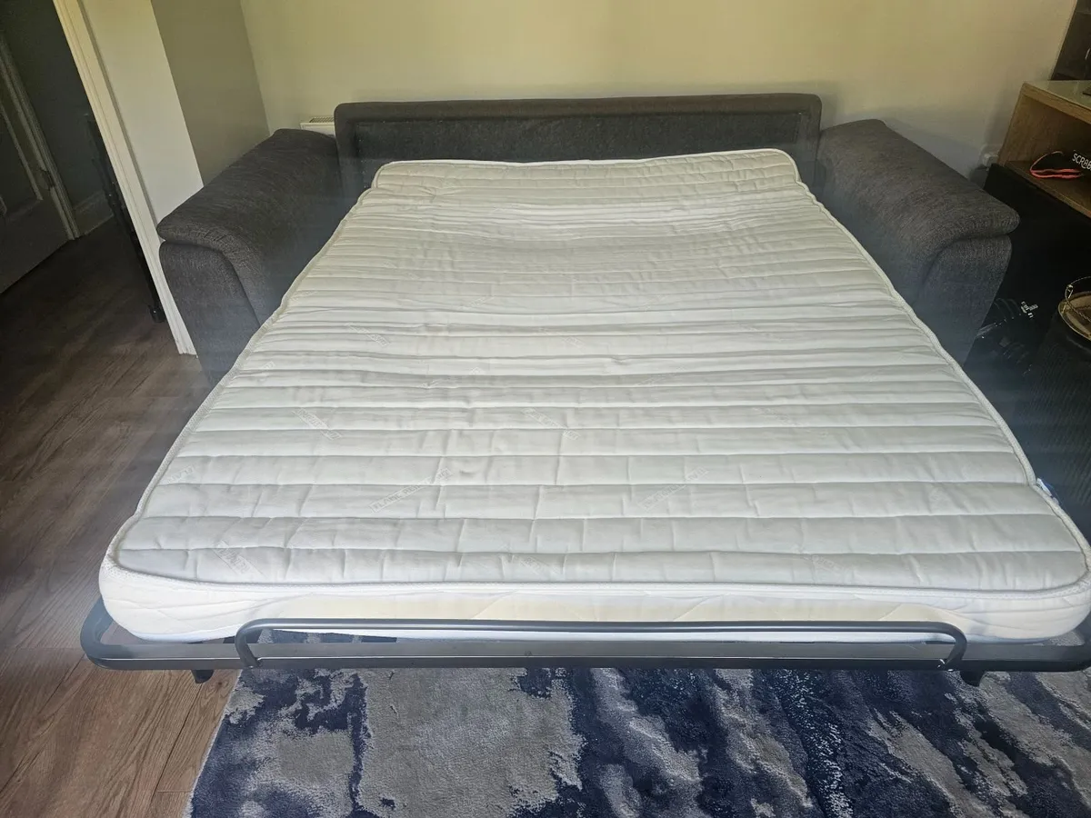 Immaculate 3 seater sofa bed - EUR 650 bargain!! - Image 4