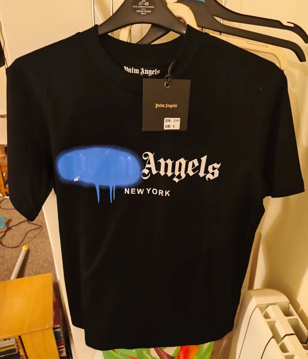 T shirt - Image 1