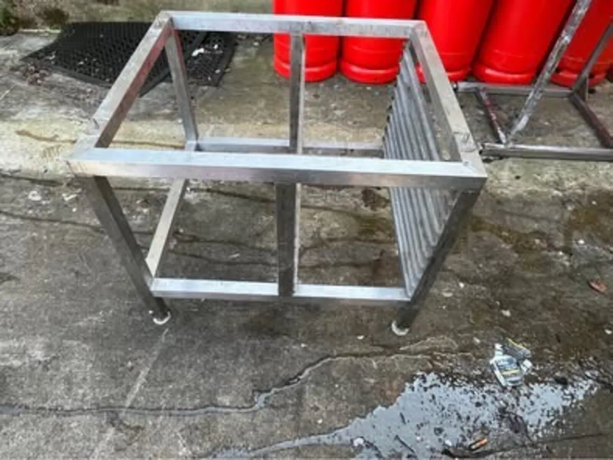 CATERING EQUIPMENT - Image 3