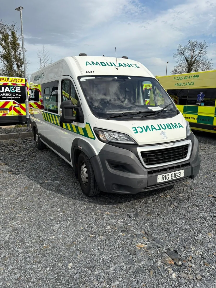 Peugeot Boxer x 5 Ambulances - Image 2
