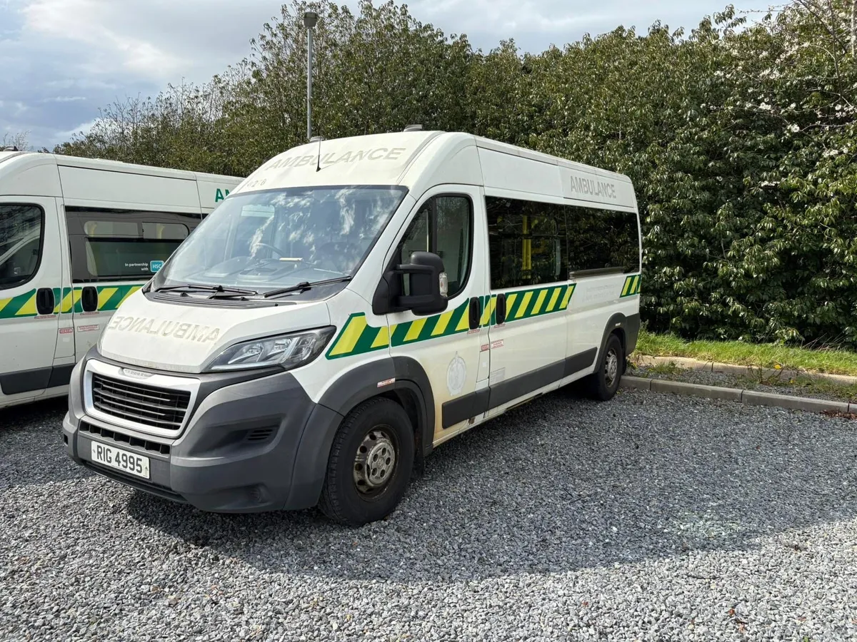 Peugeot Boxer x 5 Ambulances - Image 3