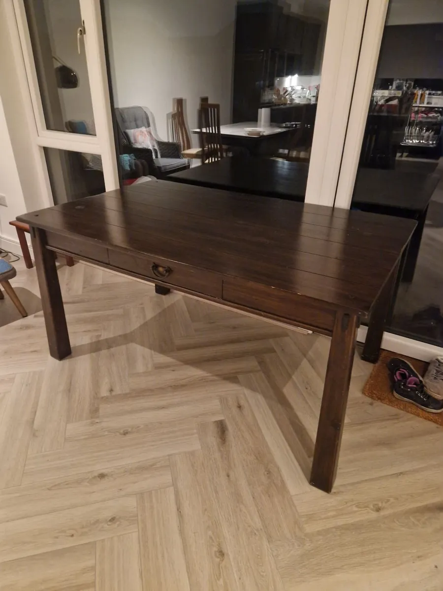 Kitchen table - Image 1