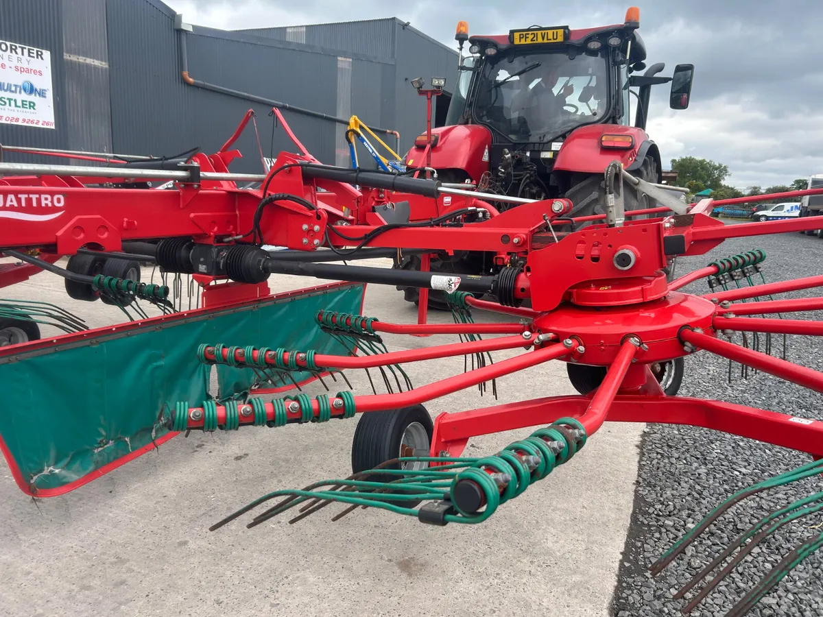 Kverneland 9472C Rake - Image 4