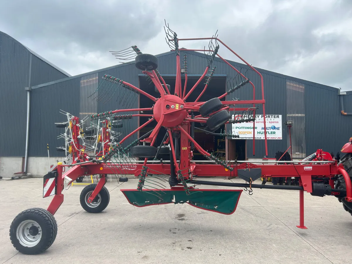 Kverneland 9472C Rake - Image 1