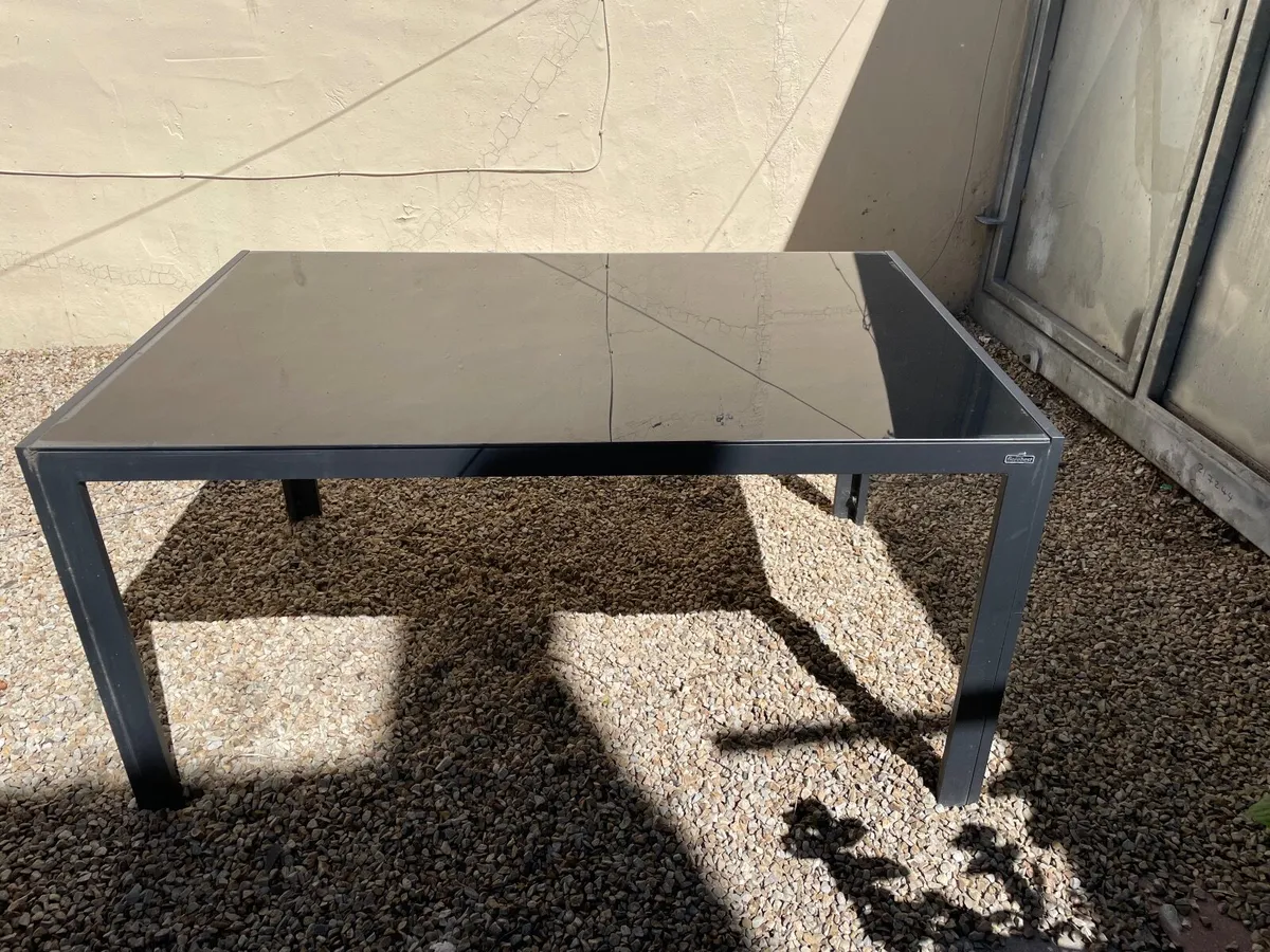 Outdoor dining table and four chairs - Image 2