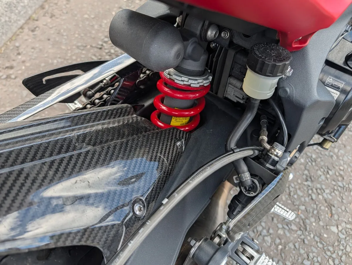 Triumph Street triple r 2014 - Image 2