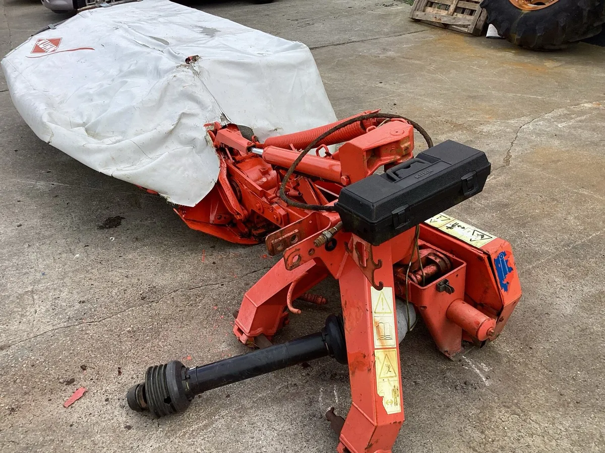 8 FT KUHN DISK MOWER  GOOD CONDITION - Image 3