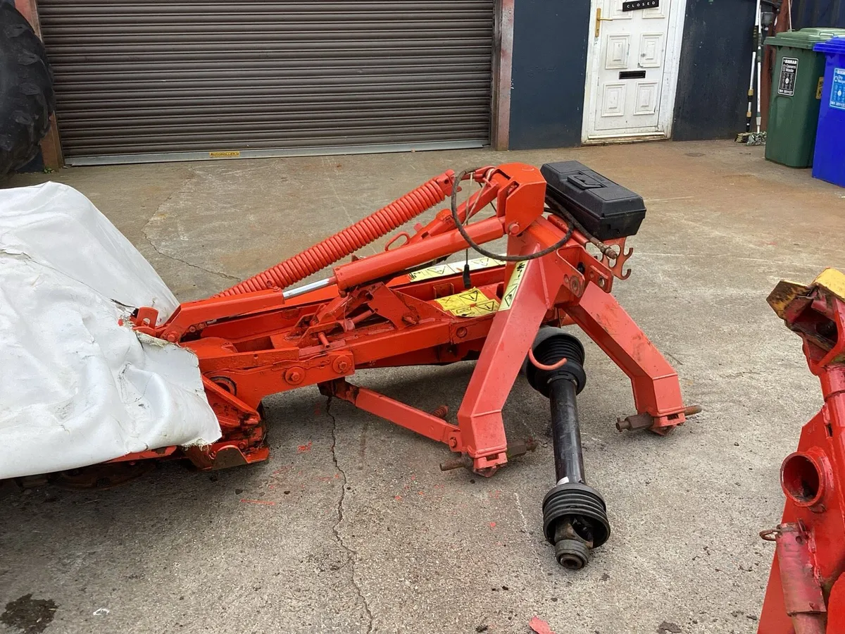 8 FT KUHN DISK MOWER  GOOD CONDITION - Image 4