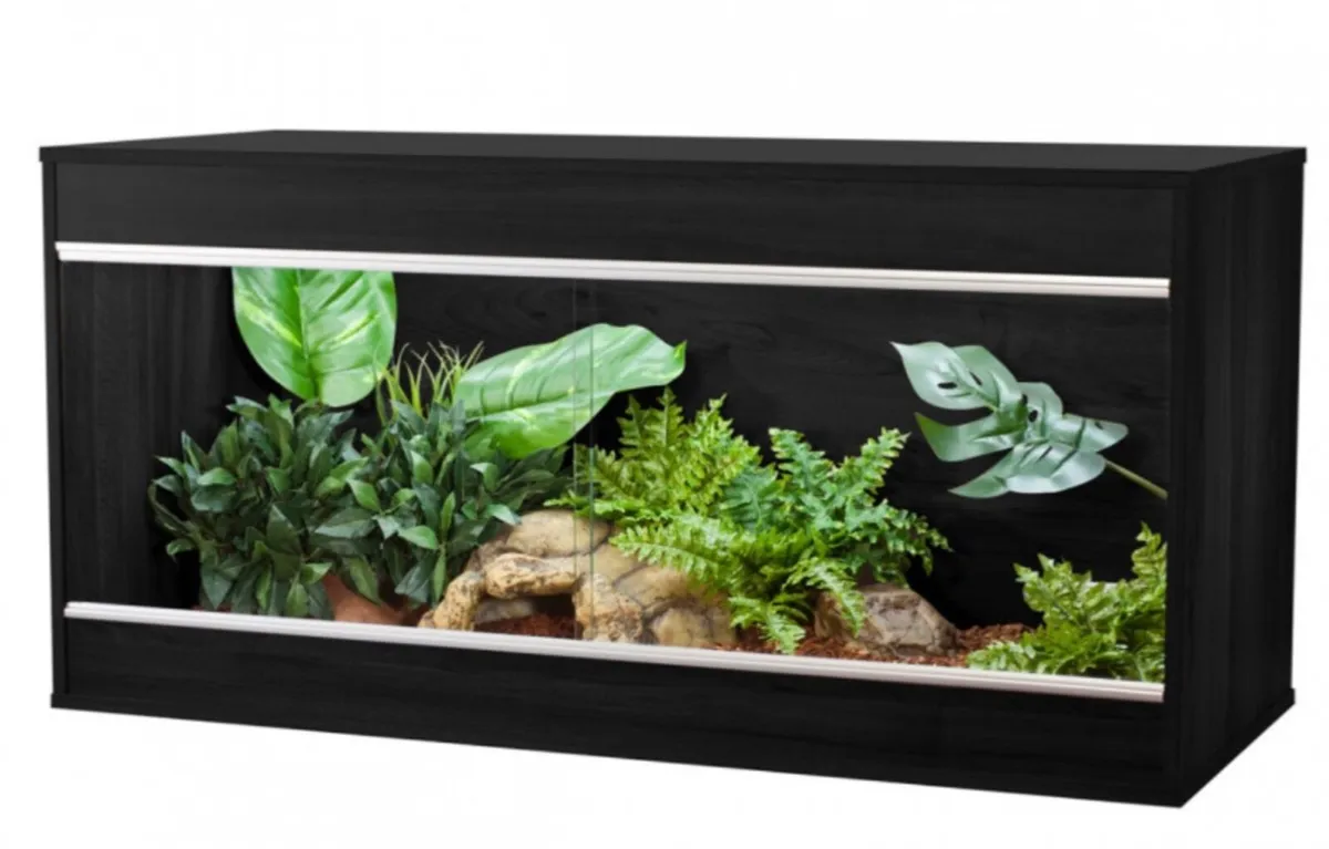 Wooden reptile vivarium - Image 1