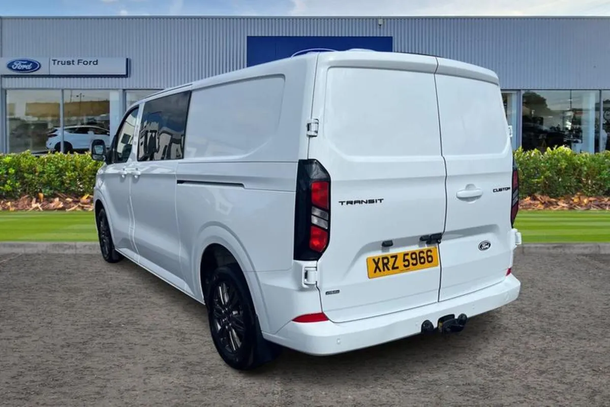 Ford Transit Custom LIMITED - Image 2